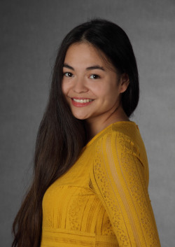 Portraitaufnahme in unserem Fotostudio Portraitaufnahme in unserem Fotostudio