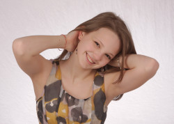 Portraitaufnahmen im Studio in unserem Studiogarten Portraitaufnahmen im Studio in unserem Studiogarten