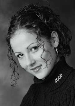 Portraitaufnahme in unserem Fotostudio Portraitaufnahme in unserem Fotostudio