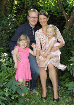 Portraitaufnahme in unserem Studiogarten Portraitaufnahme in unserem Studiogarten