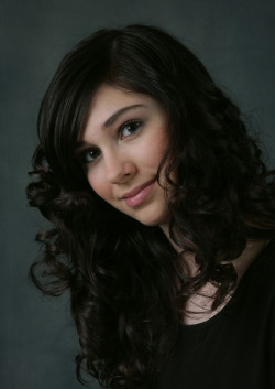 Portraitaufnahme in unserem Fotostudio Portraitaufnahme in unserem Fotostudio