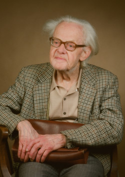 Portraitaufnahmen im Studio in unserem Studiogarten Portraitaufnahmen im Studio in unserem Studiogarten